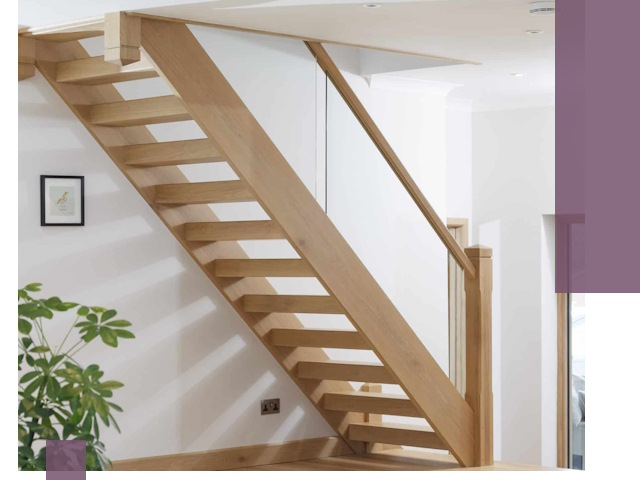 Изготовление деревянных лестниц под ключ в Алейске для дома