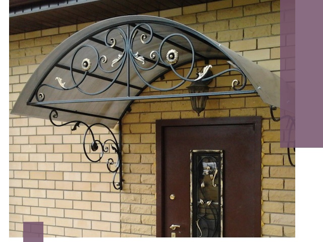 Изготовление козырьков из металла под ключ в Алейске