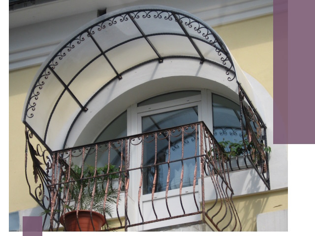 Козырьки над балконом в Алейске — изготовление и монтаж