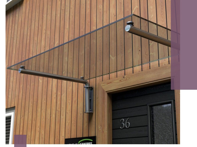 Стеклянные козырьки на входы и фасады в Алейске